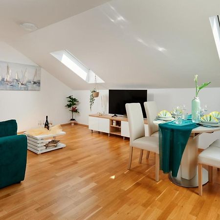 Modern & Spacious Rooftop Apartment With Natual Sunlight Split Extérieur photo