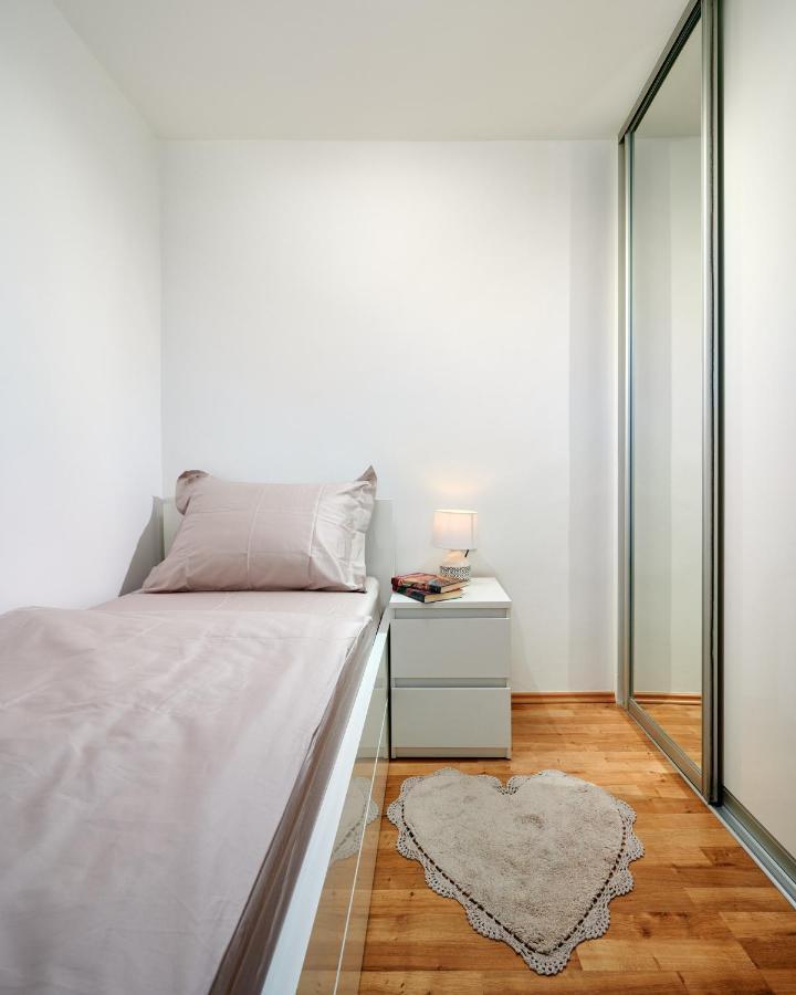Modern & Spacious Rooftop Apartment With Natual Sunlight Split Extérieur photo