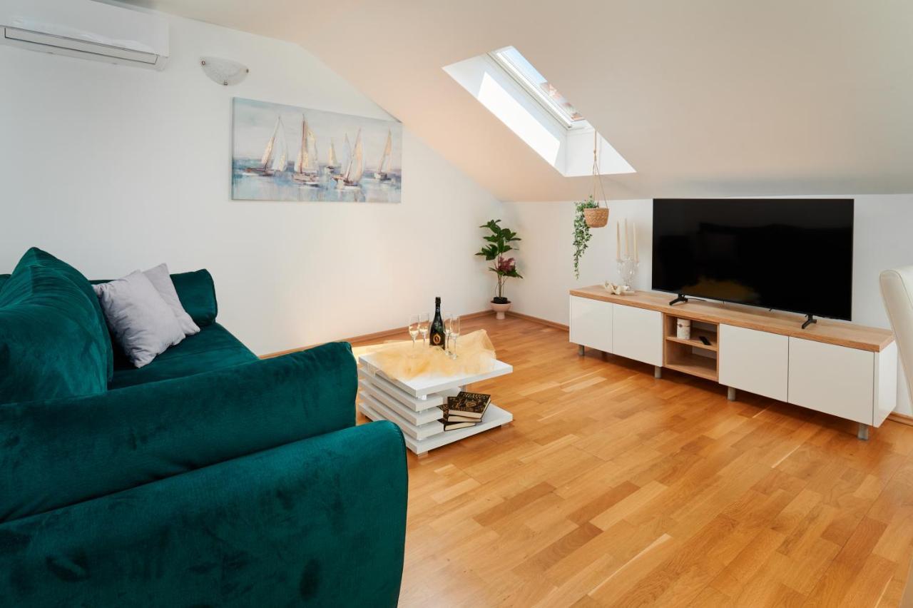 Modern & Spacious Rooftop Apartment With Natual Sunlight Split Extérieur photo