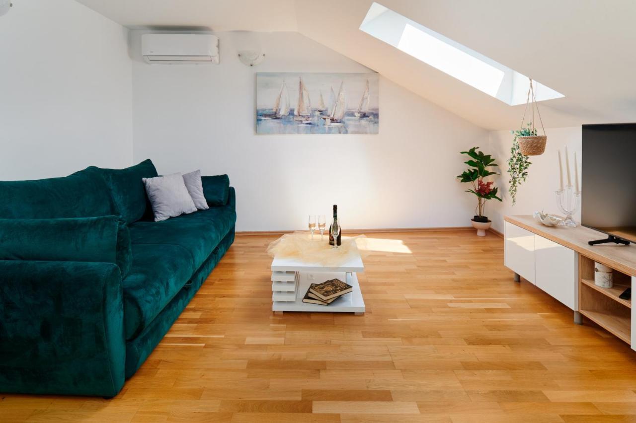 Modern & Spacious Rooftop Apartment With Natual Sunlight Split Extérieur photo